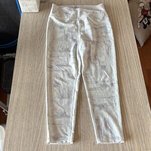 DSG Gray Patterned Women’s High Waisted Cropped Leggings Size L